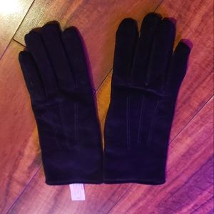Isotoner small black women's gloves